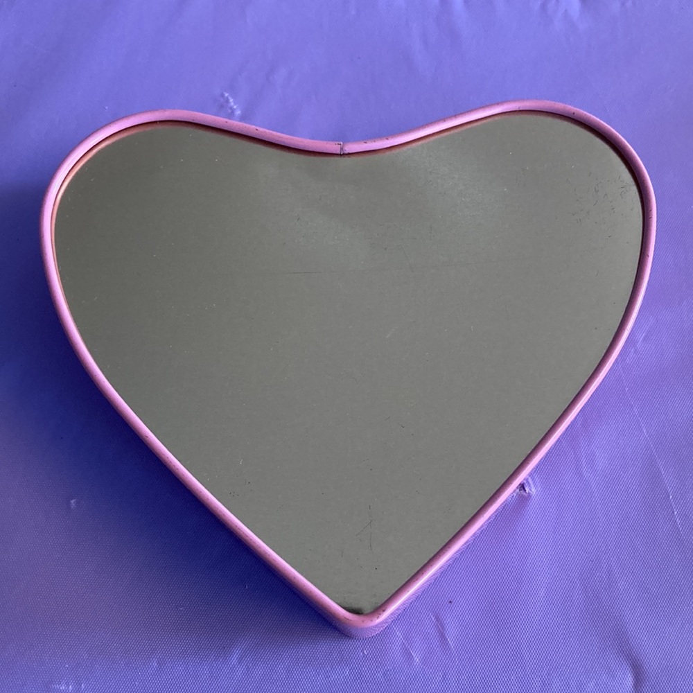 Pink Heart Tin Storage Container - Picture 4 of 12